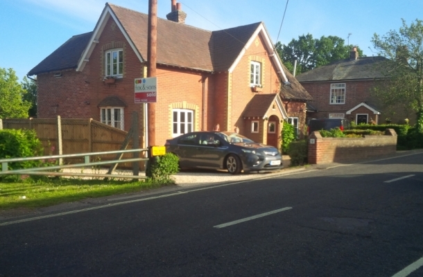 Detached character older style property - Image 1